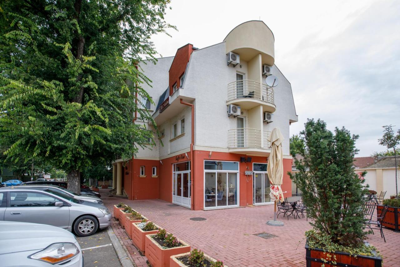 Villa Modena ซูโบติกา ภายนอก รูปภาพ