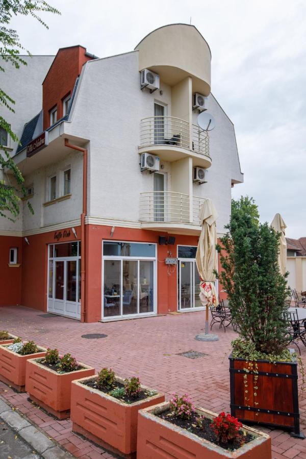 Villa Modena ซูโบติกา ภายนอก รูปภาพ