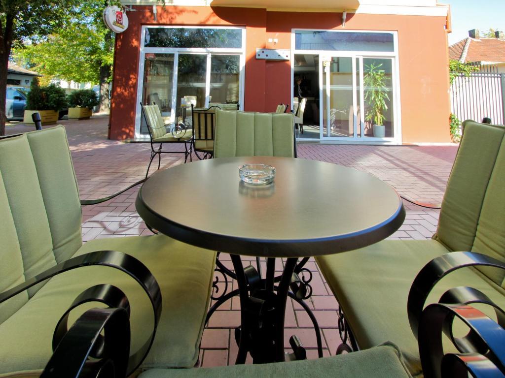 Villa Modena ซูโบติกา ภายนอก รูปภาพ